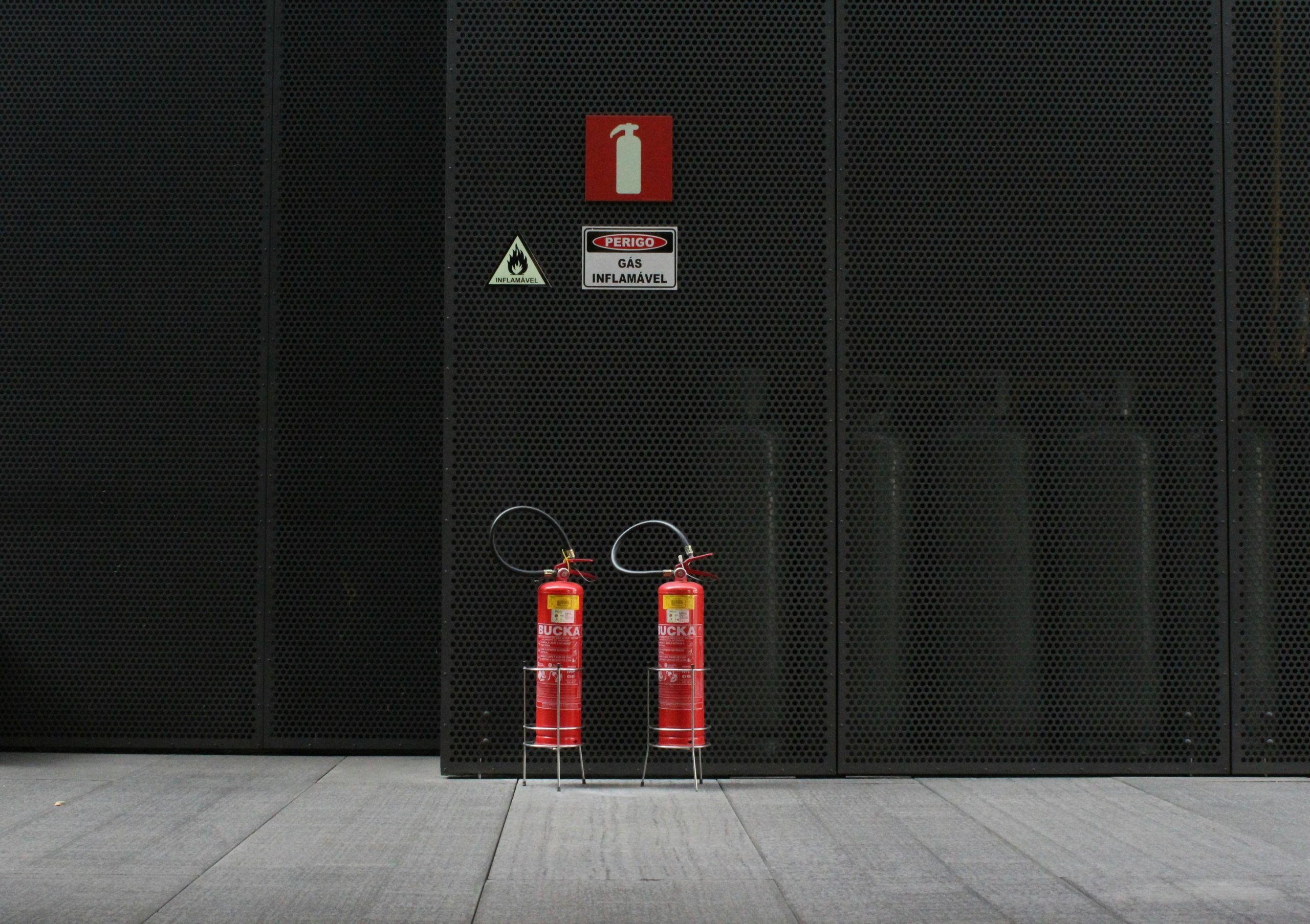 Wenn plötzlich die Feuerwehr mitliest: Was bei Brandschutzauflagen zu tun ist