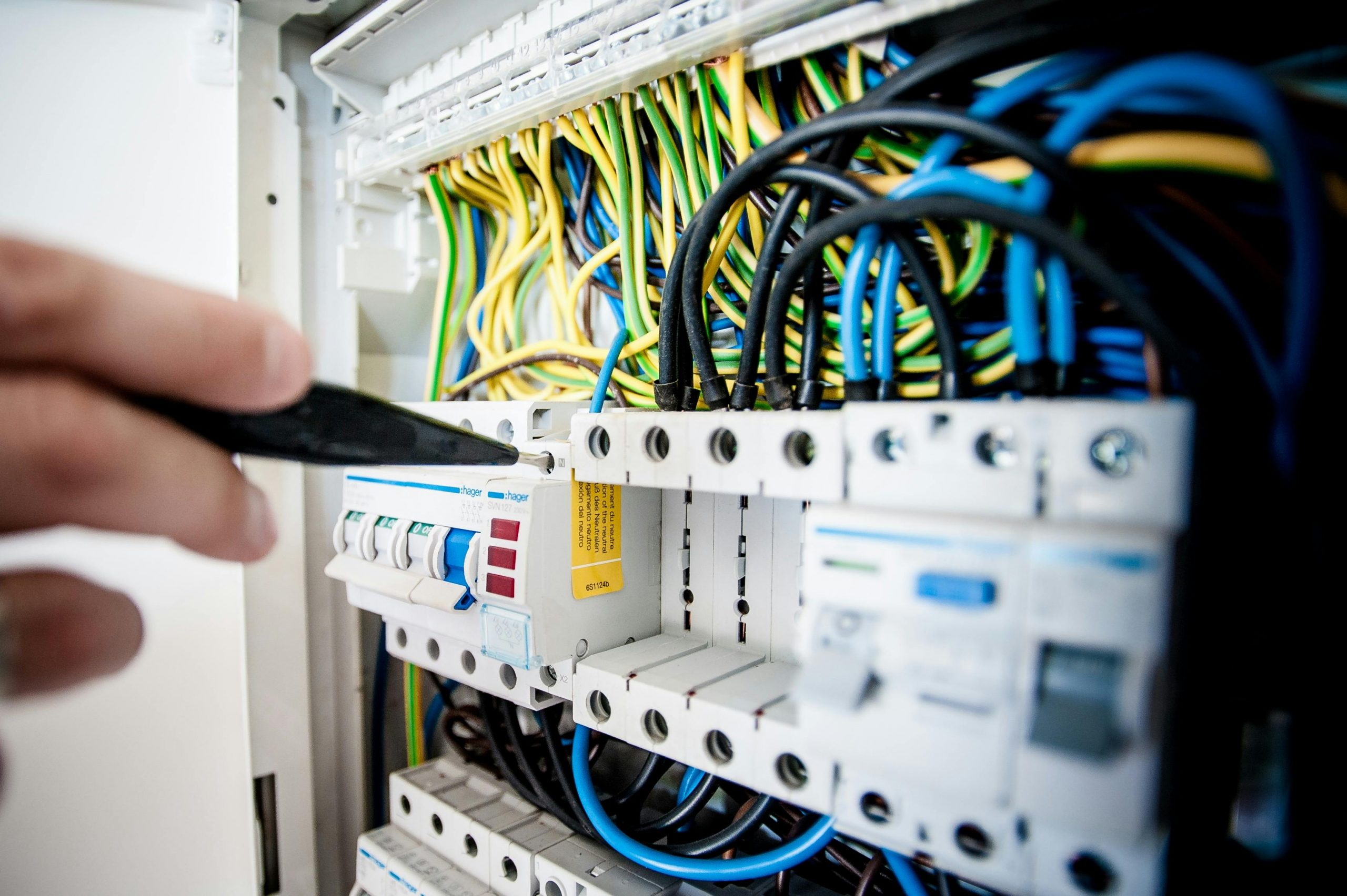 Sicherheit, die man nicht sieht – aber spürt: Der E-Check nach VDE-Normen